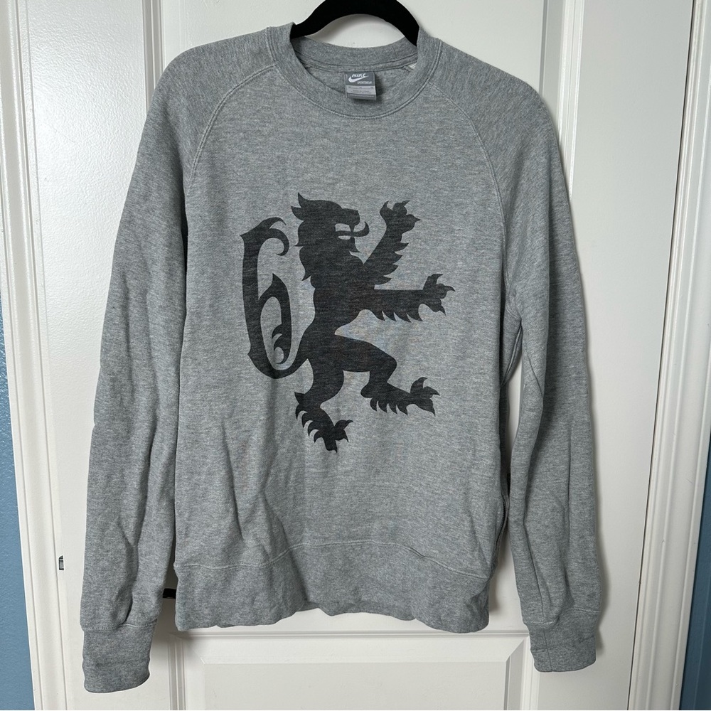 Nike Gray Lion Crewneck Sweatshirt Size M